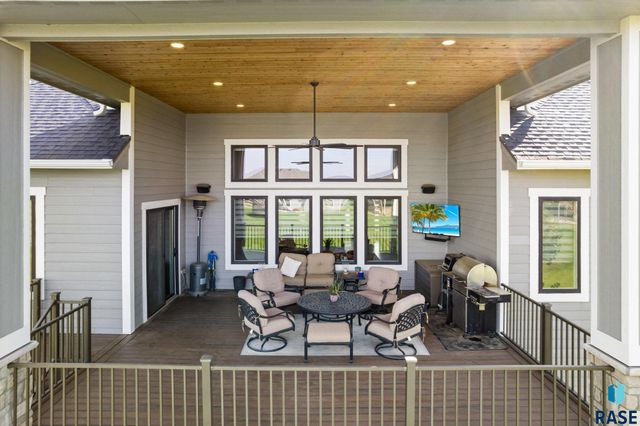 607 S Torrey Pine Ln Lane, Sioux Falls, SD 57110