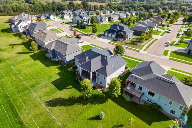 607 S Torrey Pine Ln Lane, Sioux Falls, SD 57110