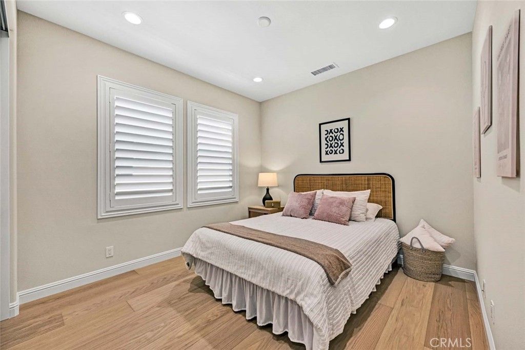 Image 20 of property listing at 98 Pinnacle, Lake Forest, CA 92630