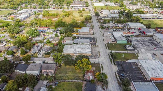 1018 Shaver Street, Pasadena, TX 77506
