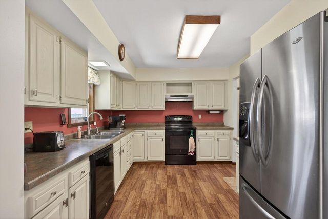 419 MILLER AVENUE, Wisconsin Rapids, WI 54494