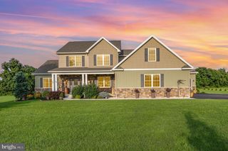 16 PEYTON DR, Carlisle, PA 17015