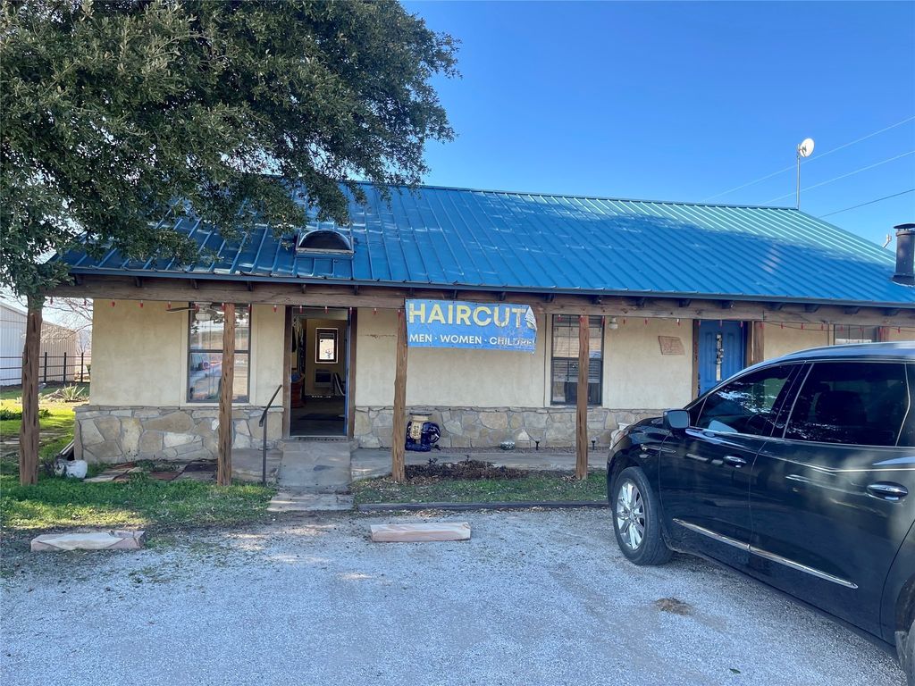 513 N Fm 2353, Graford, TX 76449