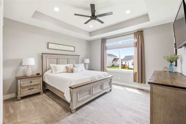 722 NE Country Meadow Drive, Ankeny, IA 50021