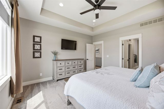 722 NE Country Meadow Drive, Ankeny, IA 50021