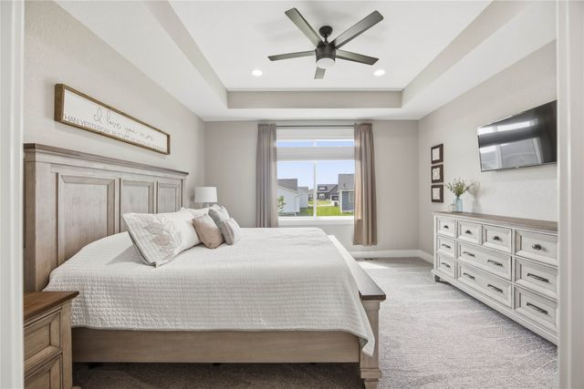 722 NE Country Meadow Drive, Ankeny, IA 50021