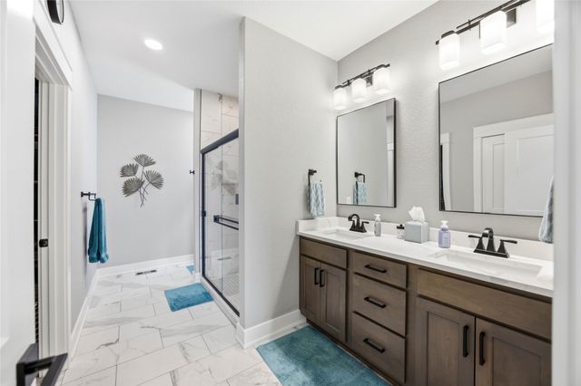 722 NE Country Meadow Drive, Ankeny, IA 50021