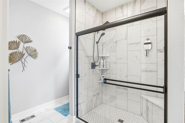 722 NE Country Meadow Drive, Ankeny, IA 50021