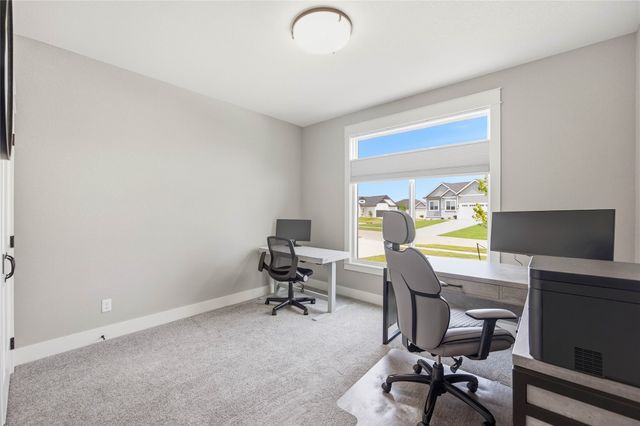 722 NE Country Meadow Drive, Ankeny, IA 50021
