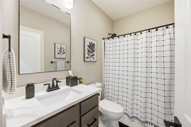 722 NE Country Meadow Drive, Ankeny, IA 50021