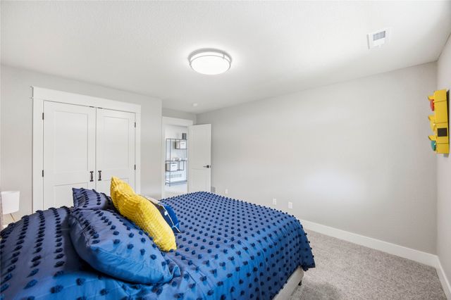 722 NE Country Meadow Drive, Ankeny, IA 50021