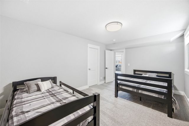 722 NE Country Meadow Drive, Ankeny, IA 50021