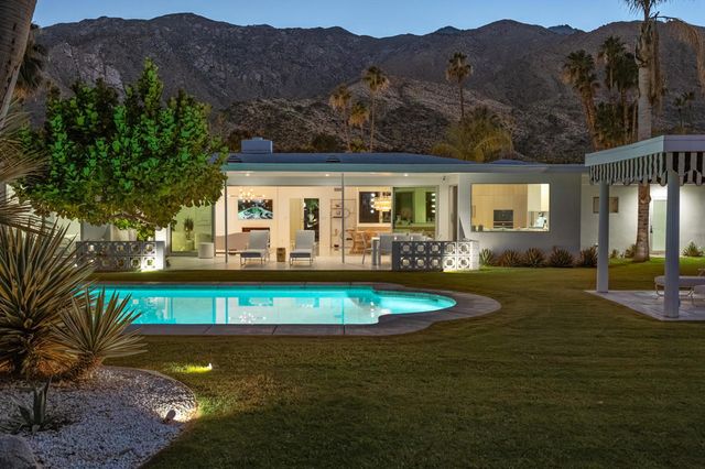 2622 S Calle Palo Fierro, Palm Springs, CA 92264