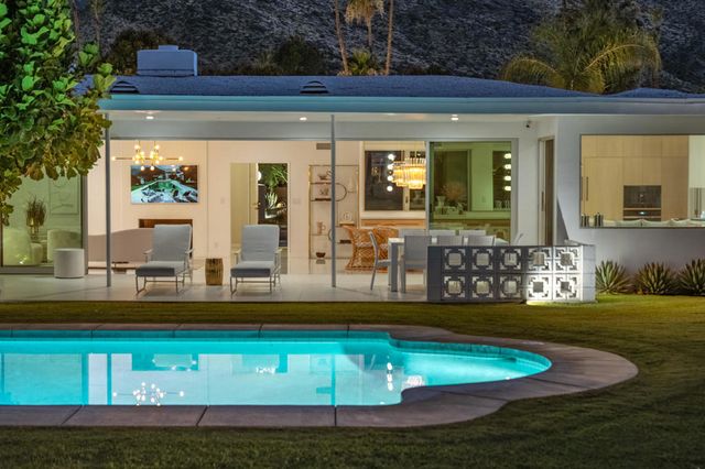 2622 S Calle Palo Fierro, Palm Springs, CA 92264