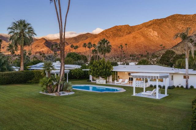 2622 S Calle Palo Fierro, Palm Springs, CA 92264