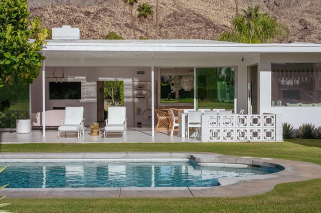 2622 S Calle Palo Fierro, Palm Springs, CA 92264