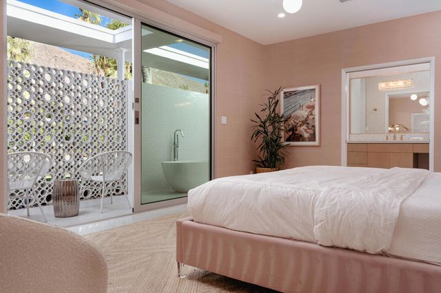 2622 S Calle Palo Fierro, Palm Springs, CA 92264