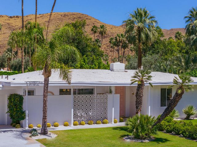 2622 S Calle Palo Fierro, Palm Springs, CA 92264