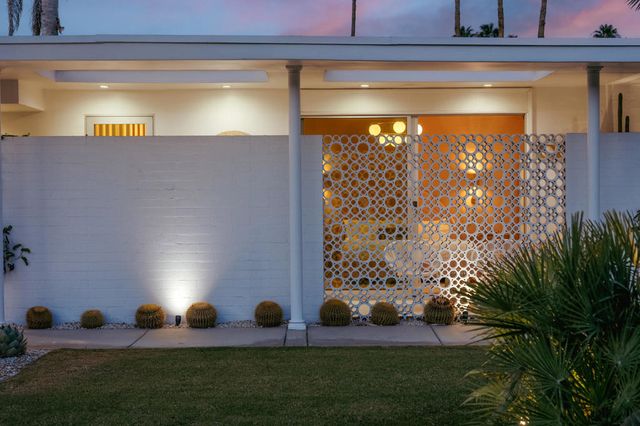 2622 S Calle Palo Fierro, Palm Springs, CA 92264