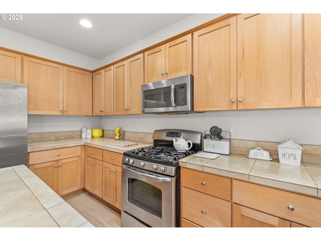 3181 Se BROOKWOOD Ave, Hillsboro, OR 97123