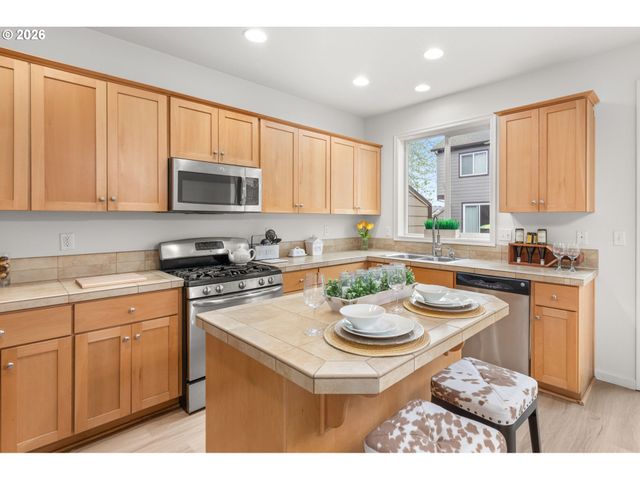 3181 Se BROOKWOOD Ave, Hillsboro, OR 97123