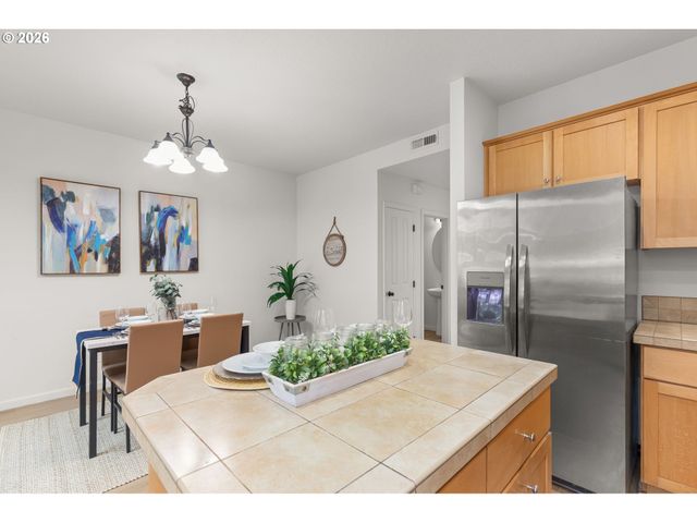 3181 Se BROOKWOOD Ave, Hillsboro, OR 97123