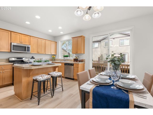 3181 Se BROOKWOOD Ave, Hillsboro, OR 97123