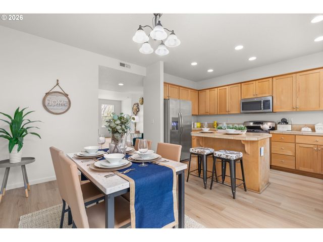 3181 Se BROOKWOOD Ave, Hillsboro, OR 97123