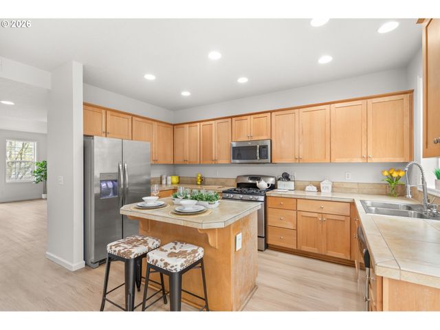 3181 Se BROOKWOOD Ave, Hillsboro, OR 97123