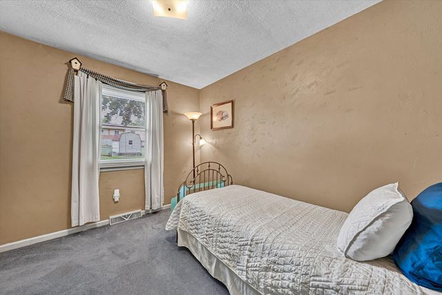 3063 Pebble DR, Roanoke, VA 24014