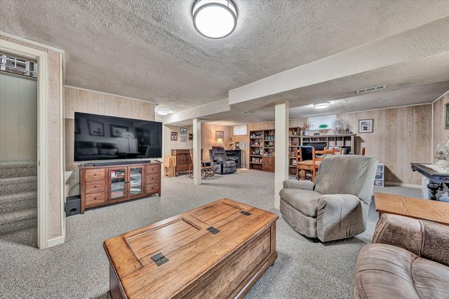 3063 Pebble DR, Roanoke, VA 24014