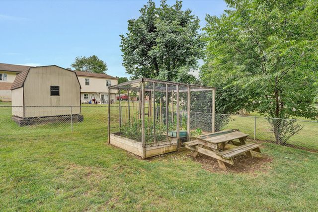 3063 Pebble DR, Roanoke, VA 24014