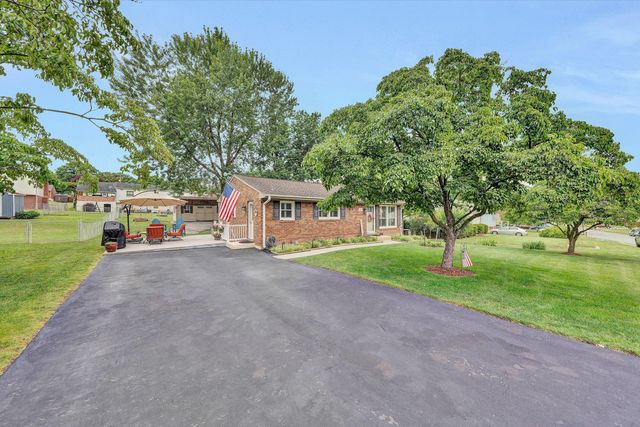 3063 Pebble DR, Roanoke, VA 24014