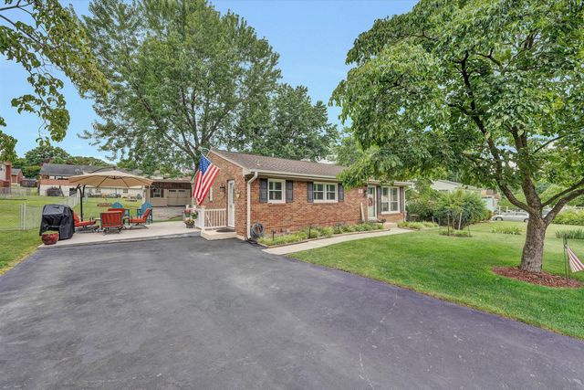 3063 Pebble DR, Roanoke, VA 24014