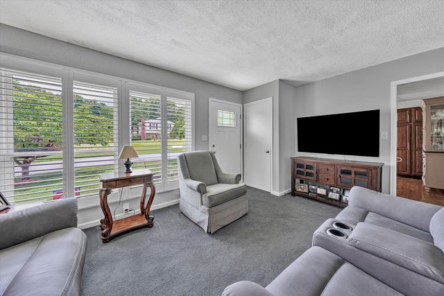 3063 Pebble DR, Roanoke, VA 24014