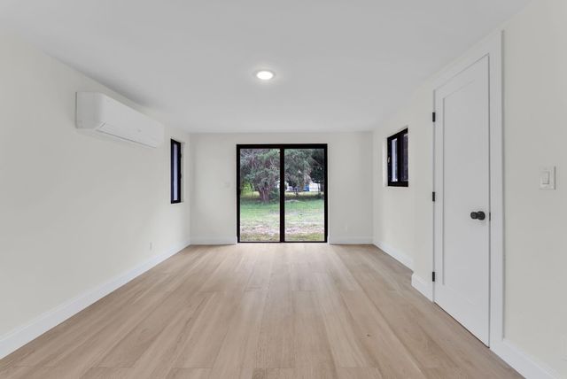 1398 NE 37th Street, Oakland Park, FL 33334