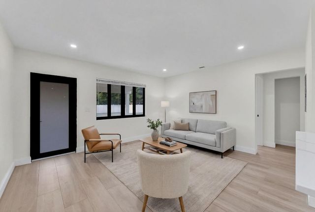 1398 NE 37th Street, Oakland Park, FL 33334