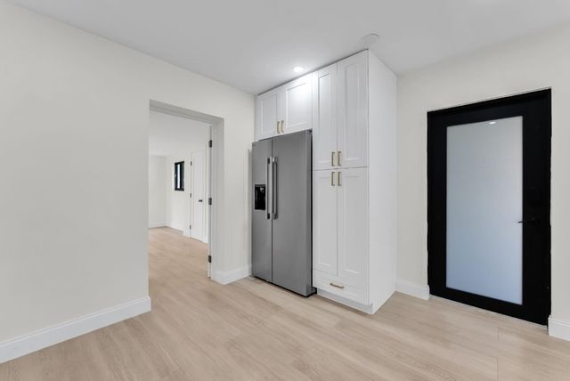 1398 NE 37th Street, Oakland Park, FL 33334