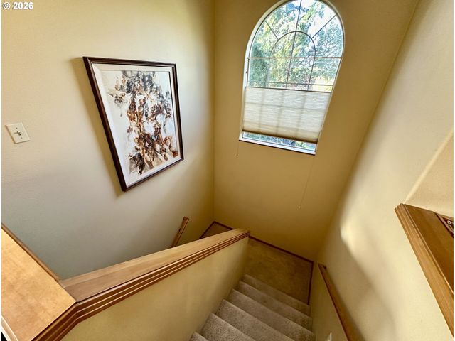11450 Sw CAPITOL Hwy, Portland, OR 97219