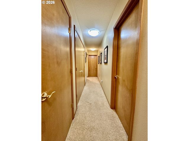 11450 Sw CAPITOL Hwy, Portland, OR 97219