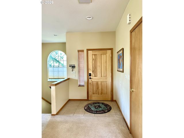 11450 Sw CAPITOL Hwy, Portland, OR 97219