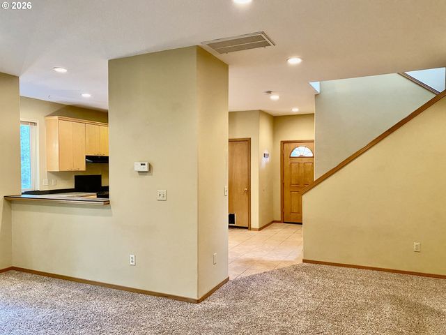 11450 Sw CAPITOL Hwy, Portland, OR 97219