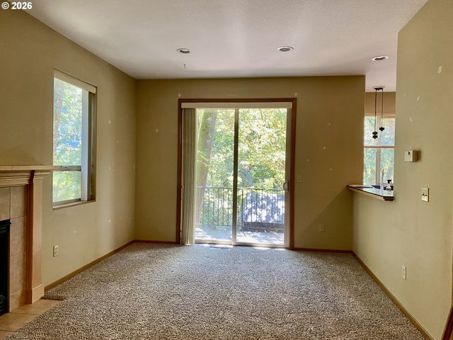 11450 Sw CAPITOL Hwy, Portland, OR 97219
