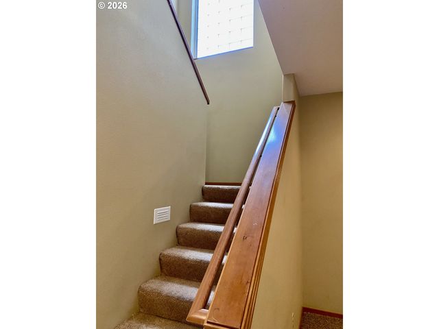 11450 Sw CAPITOL Hwy, Portland, OR 97219