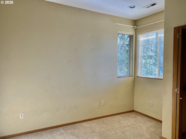 11450 Sw CAPITOL Hwy, Portland, OR 97219