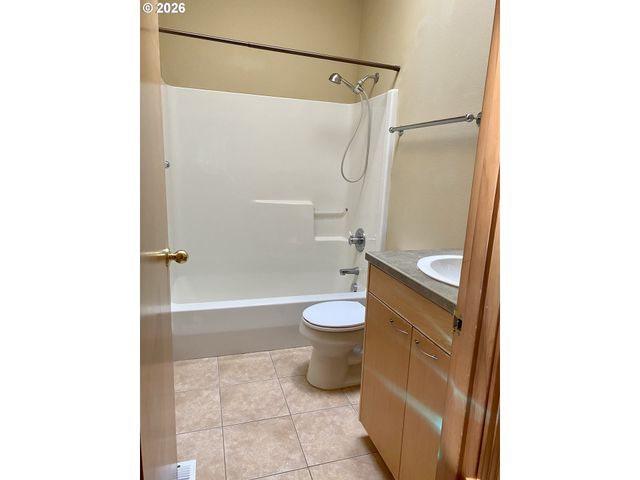 11450 Sw CAPITOL Hwy, Portland, OR 97219