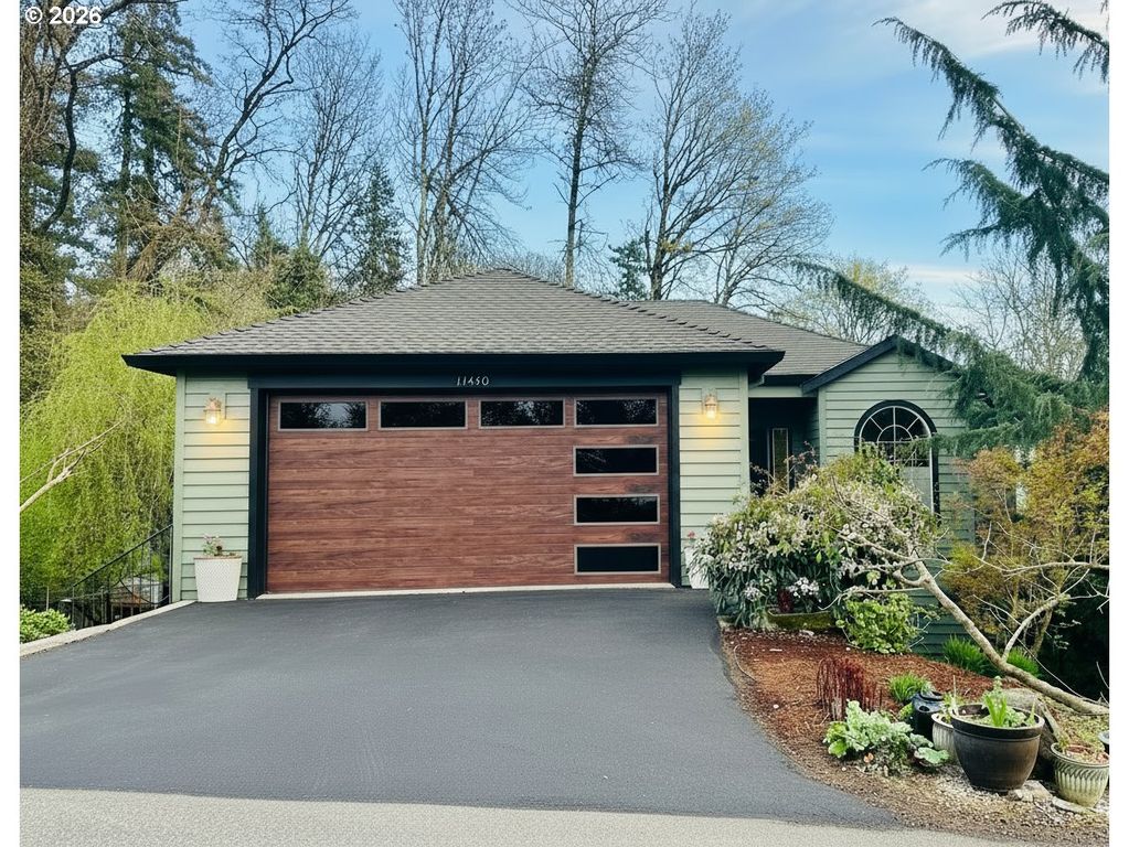 11450 Sw CAPITOL Hwy, Portland, OR 97219
