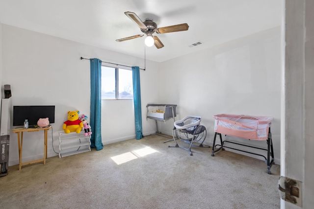 10840 Beverly Dr, Hanford, CA 93230