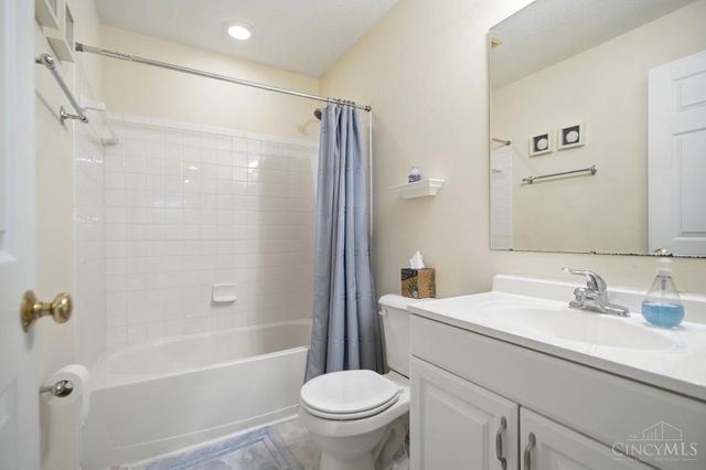 6476 Colonial Orchard Court, Liberty Twp, OH 45011