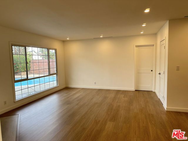 8938 Monogram Avenue, Los Angeles, CA 91343